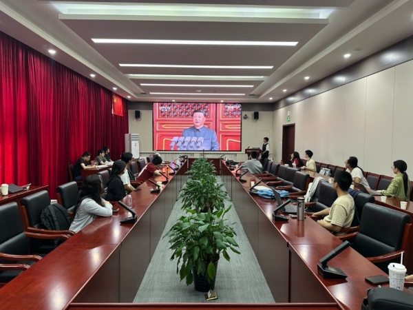  高年级学生党支部召开支部党员