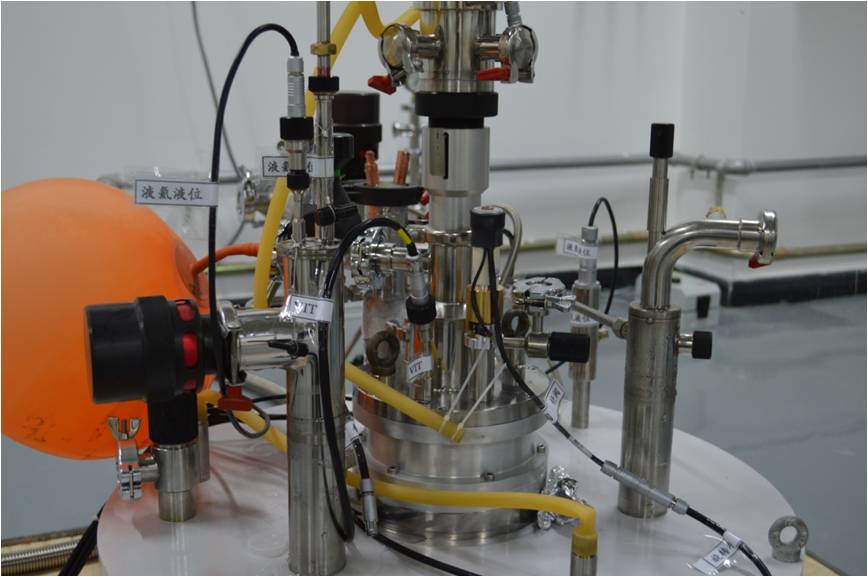 变温强磁场系统